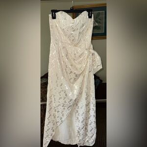 NWT Storia Ivory Floral Satin Wrap Dress